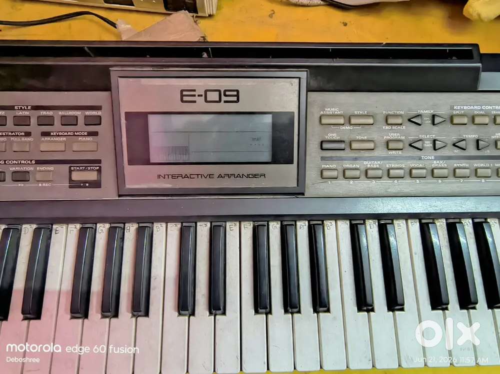 ROLAND E-09