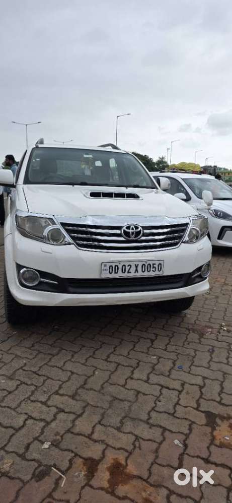 Toyota Fortuner 4x2 Manual, 2015, Diesel