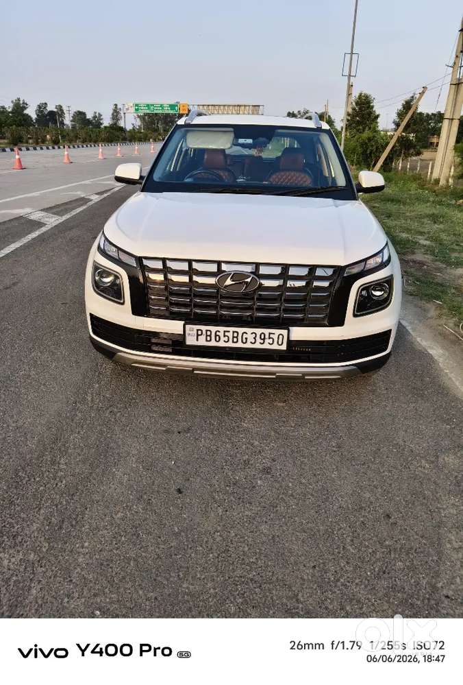 Hyundai Venue  Top Model,sun Roof ,adas,abs,line Assistant 2024