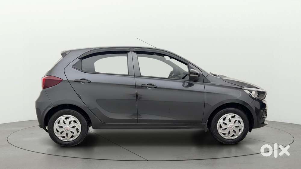 Tata Tiago 1.2 Revotron Xt, 2022, Petrol