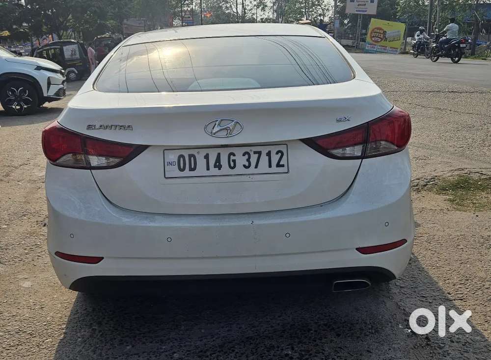 Hyundai New Elantra 2016 Petrol 86000 Km Driven