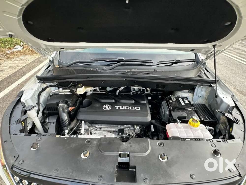 Mg Hector Plus Sharp Pro 1.5 Turbo Petrol Cvt 6 Str, 2026, Petrol