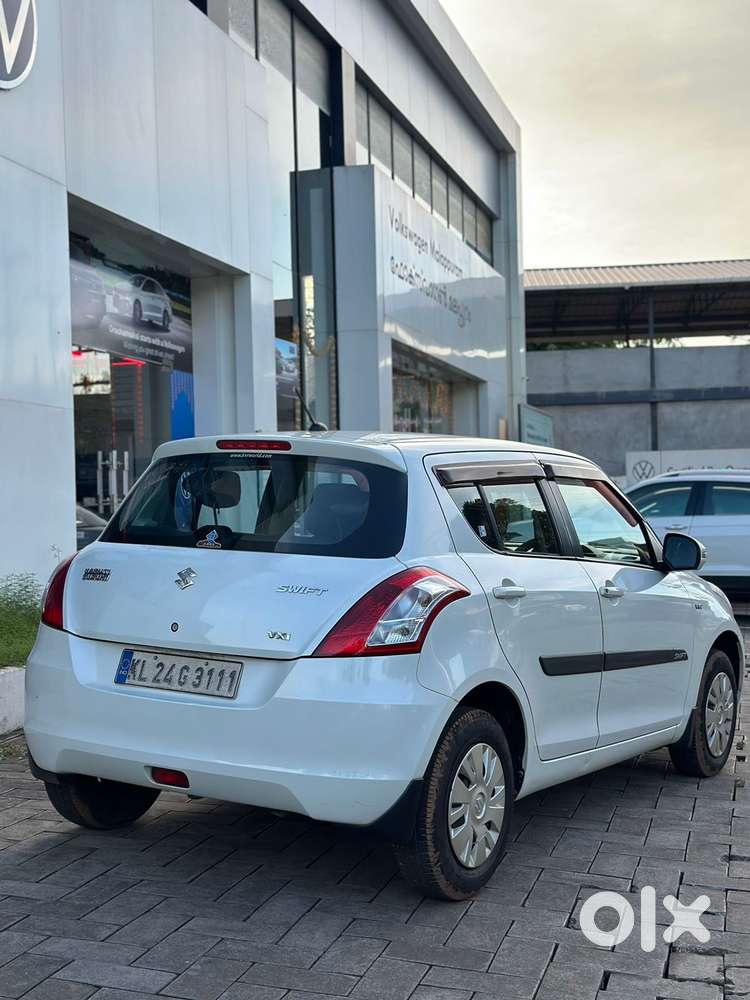 Maruti Suzuki Swift Vxi + Manual, 2013, Petrol