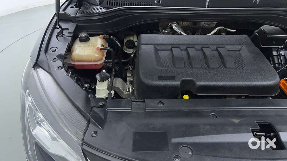 Mahindra Xuv700 2.2 Ax 5 Diesel At Str, 2023, Diesel