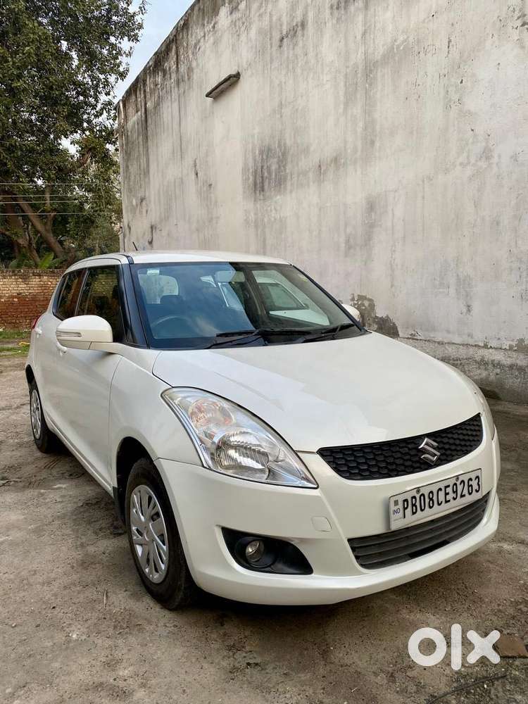 Maruti Suzuki Swift Vxi + Manual, 2012, Petrol