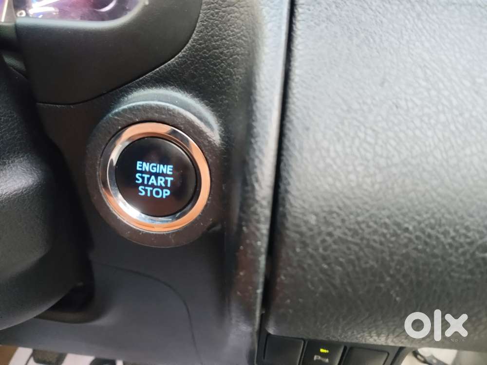 Toyota Innova Crysta 2.4 V 8 Str, 2016, Diesel