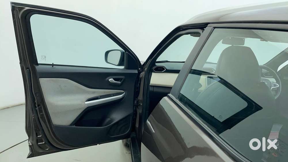 Nissan Magnite 1.0 Xv, 2021, Petrol