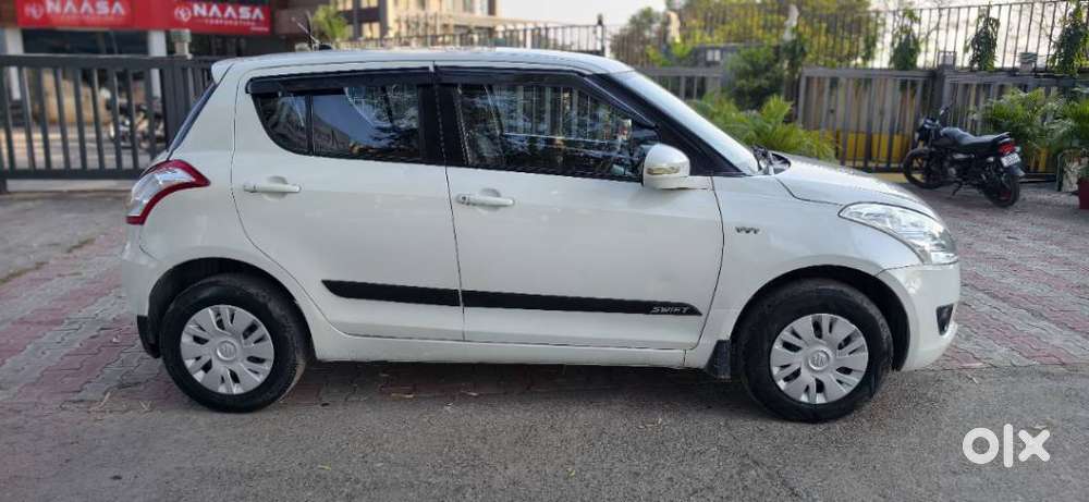 Maruti Suzuki Swift Vxi + Manual, 2014, Petrol