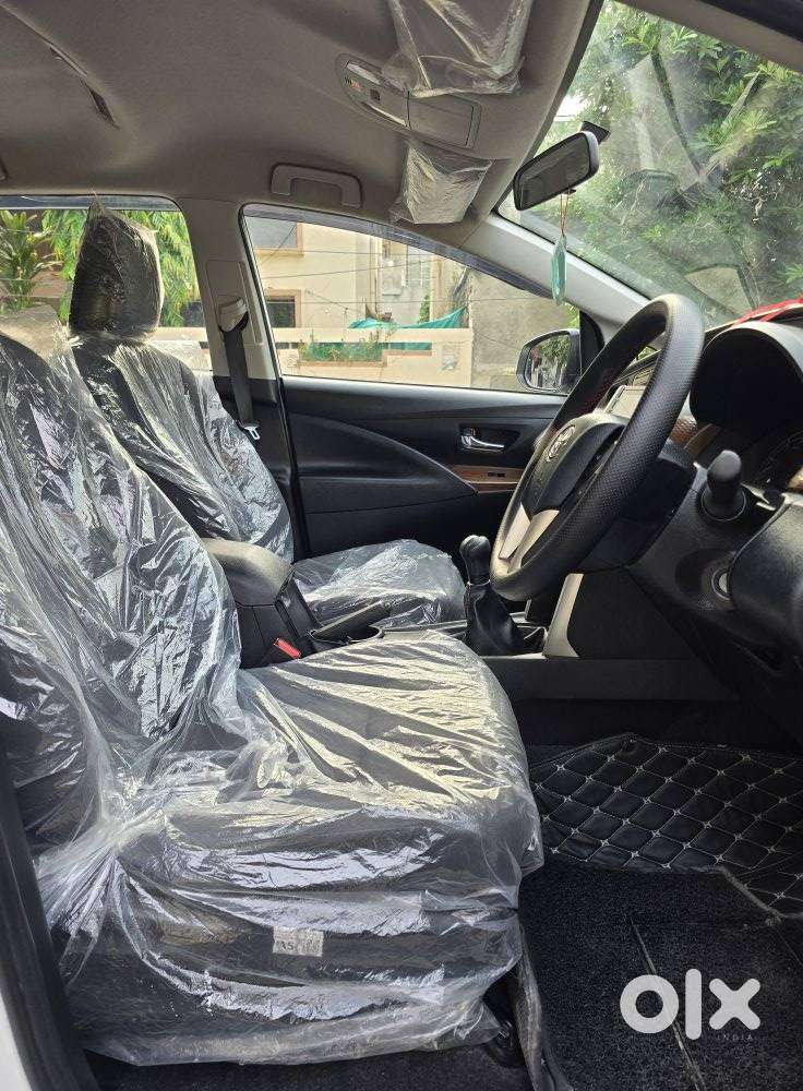 Toyota Innova Crysta 2.4 G Mt 7 Str, 2025, Diesel