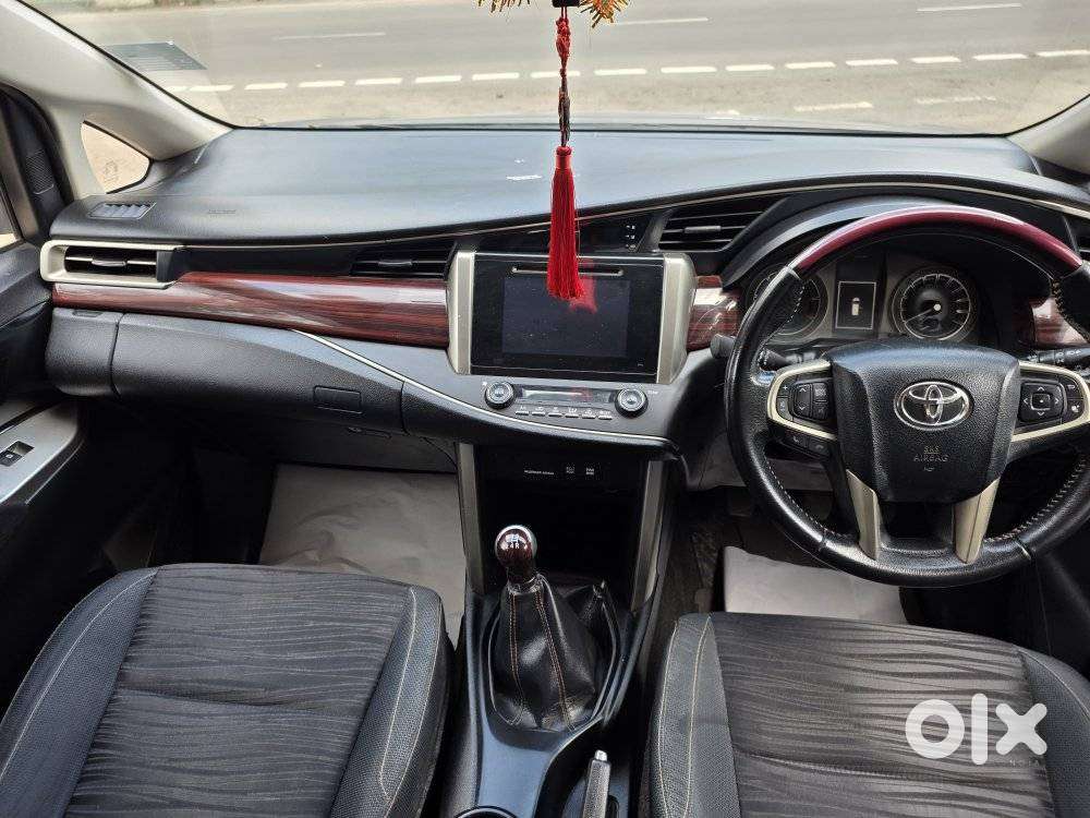 Toyota Innova Crysta 2.4 V 8 Str, 2016, Diesel