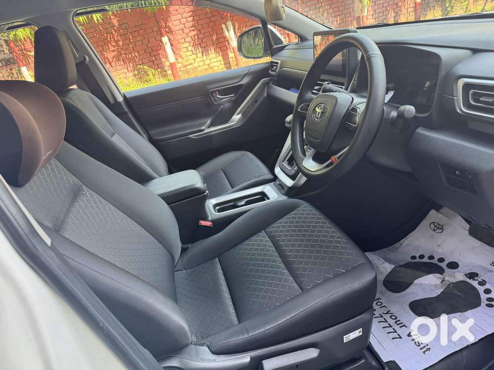 Toyota Innova Hycross 2.0 Gx 8 Str, 2025, Petrol