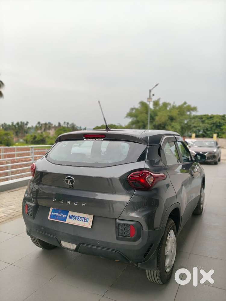 Tata Punch 1.2 Revotron Creative Dual Tone, 2025, Petrol
