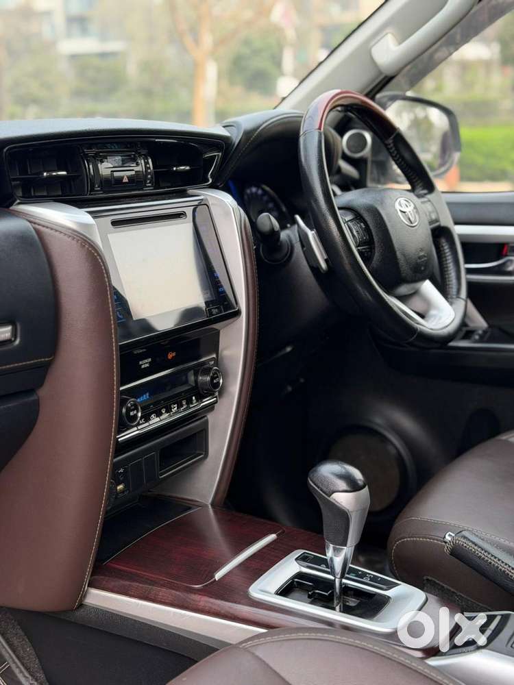 Toyota Fortuner 4x2 At 2.7 Petrol, 2020, Petrol