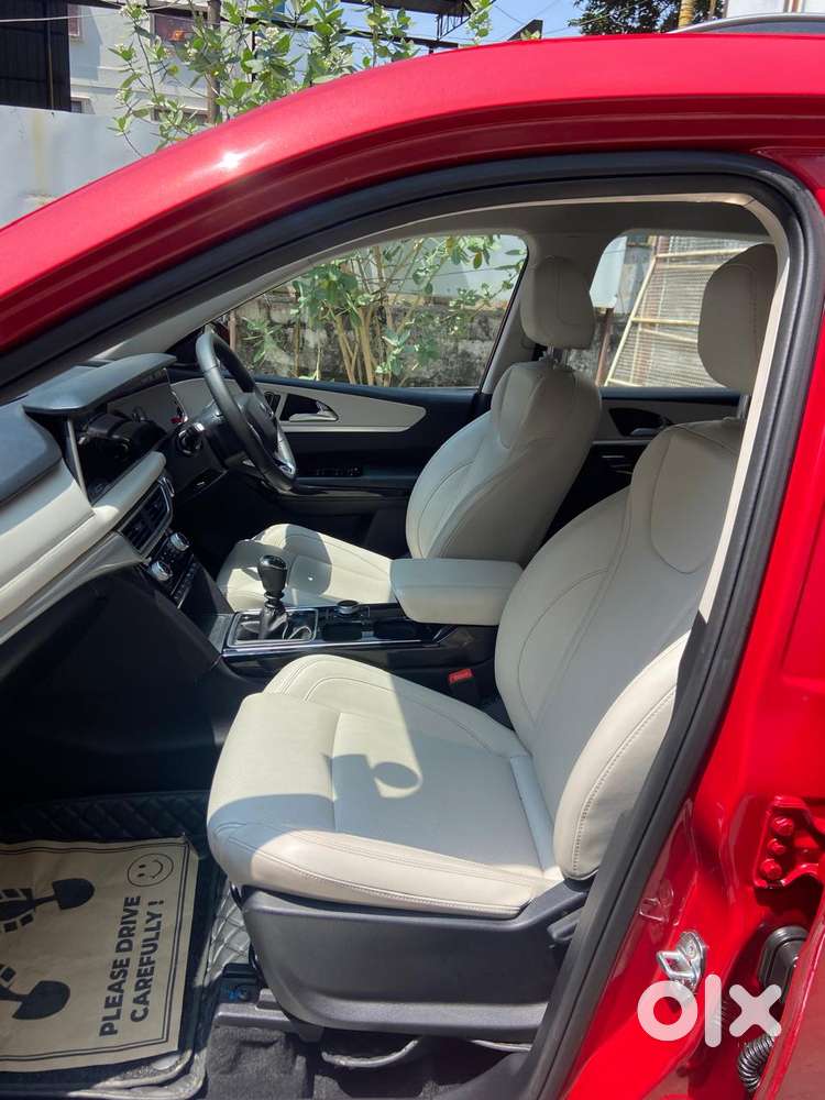 Mahindra Xuv700 2.2 Ax 7 Diesel Mt Luxury Pack Str, 2023, Diesel