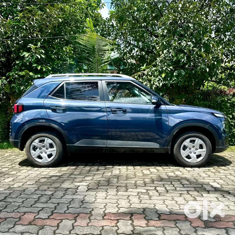 Hyundai Venue 1.2 S (o), 2022, Petrol