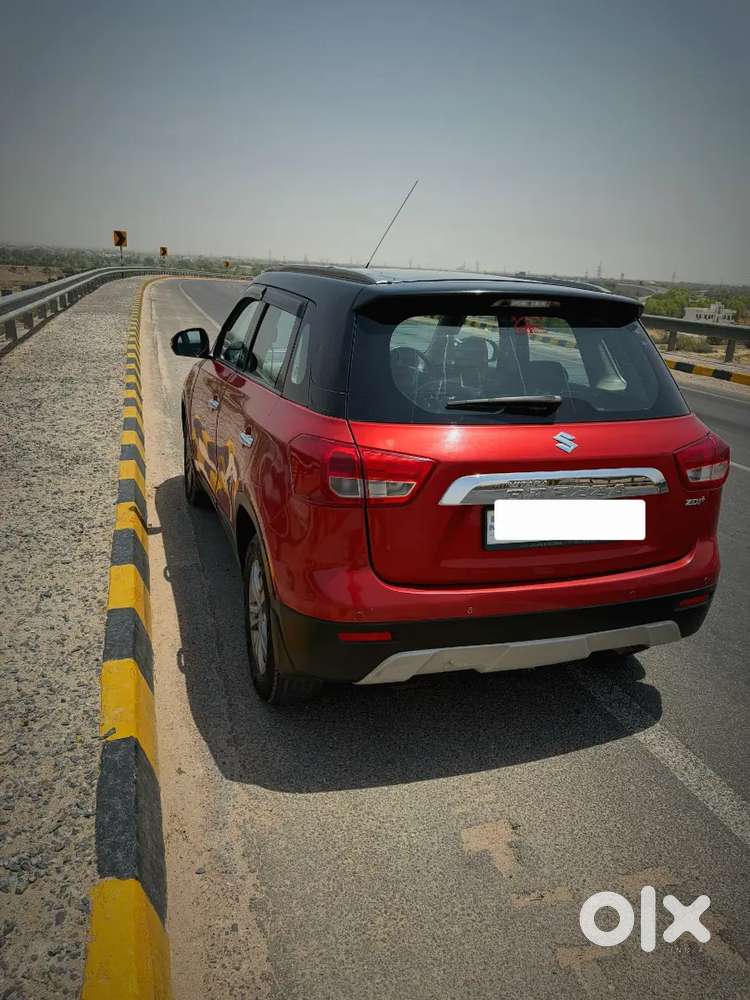 Maruti Suzuki Brezza Zdi+ Dual Tone 2017 Diesel Well Maintained