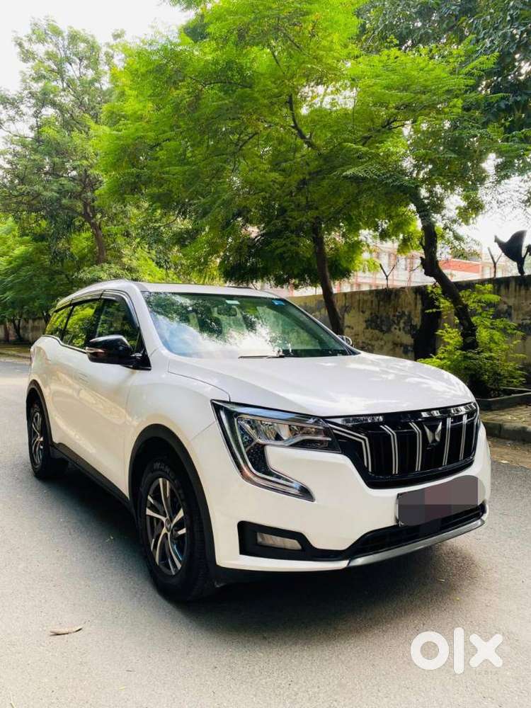 Mahindra Xuv700 2.0 Ax 5 Petrol Mt 7 Str, 2022, Petrol