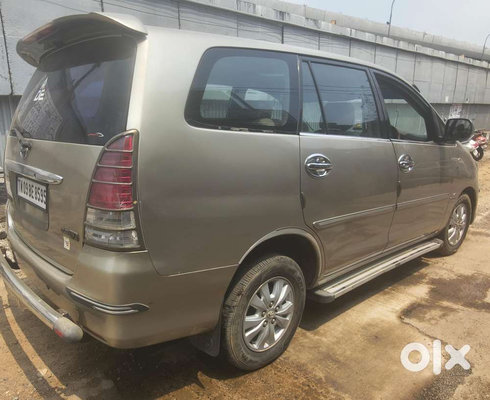 Toyota Innova 2004-2011 2.5 V Diesel 8-seater, 2010, Diesel
