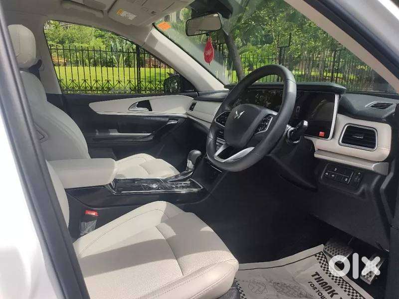2022 Mahindra Xuv700