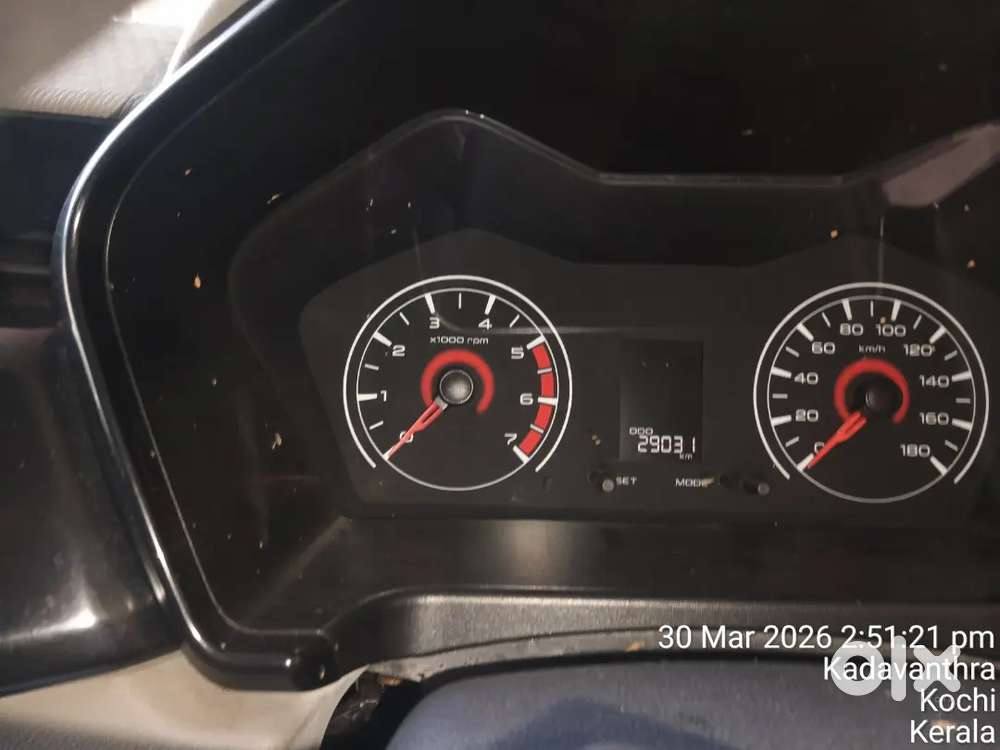 Mahindra Kuv 100