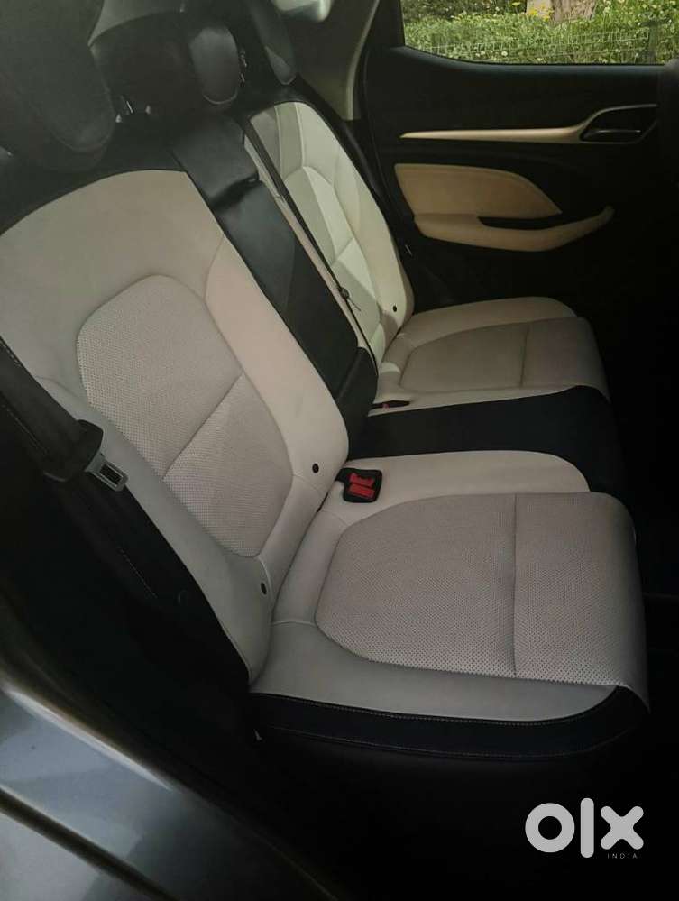 Mg Astor 1.5 Sharp(o) Cvt Ivory, 2022, Petrol