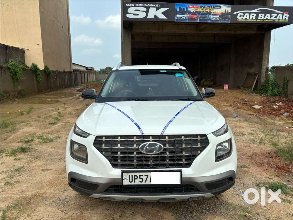Hyundai Venue Petrol Mt 9000