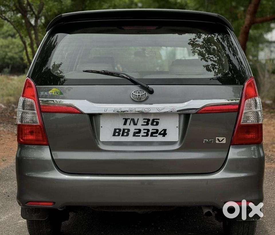 Toyota Innova 2.5 Vx 8 Seater Bs Iv, 2014, Diesel