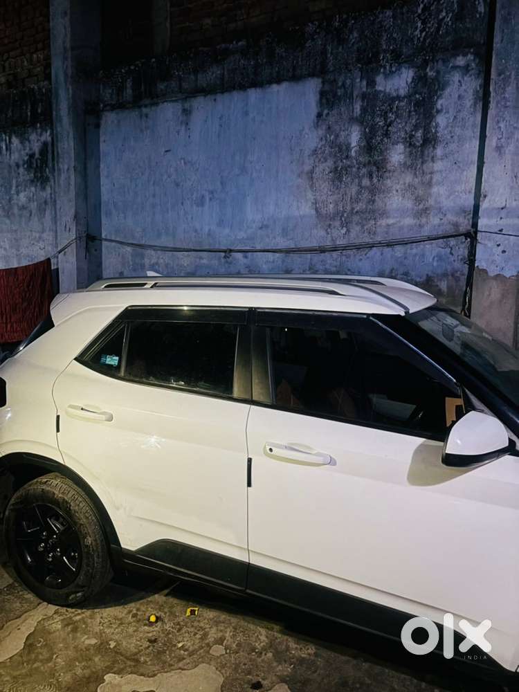 Hyundai Venue Petrol 2024 Best Condition