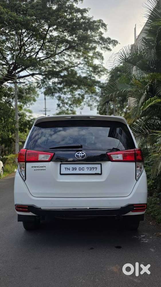 Toyota Innova Crysta 2.4 G Mt, 2023, Diesel