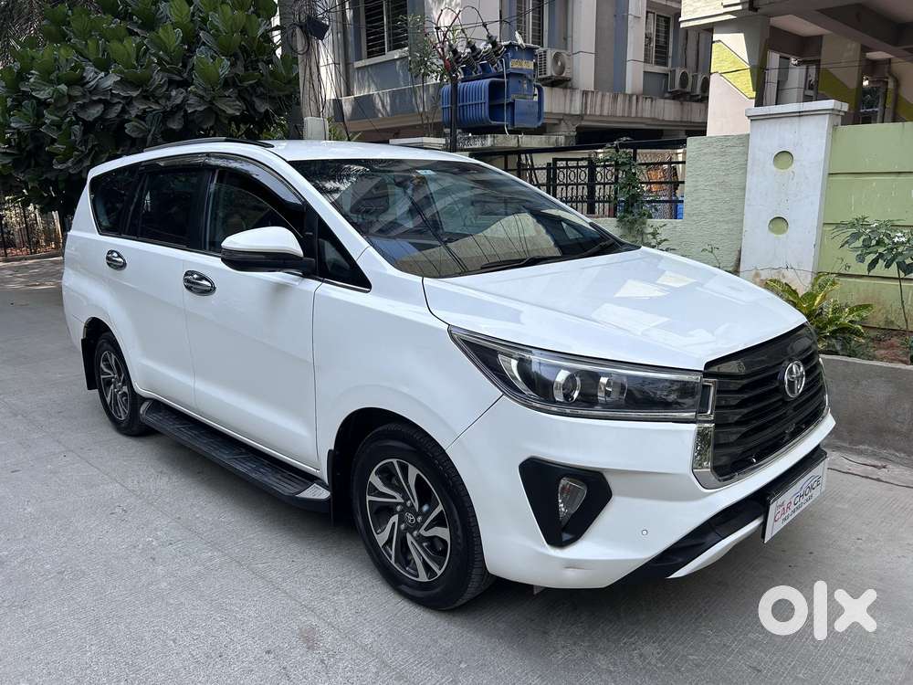 Toyota Innova Crysta 2.4 V 8 Str, 2022, Diesel