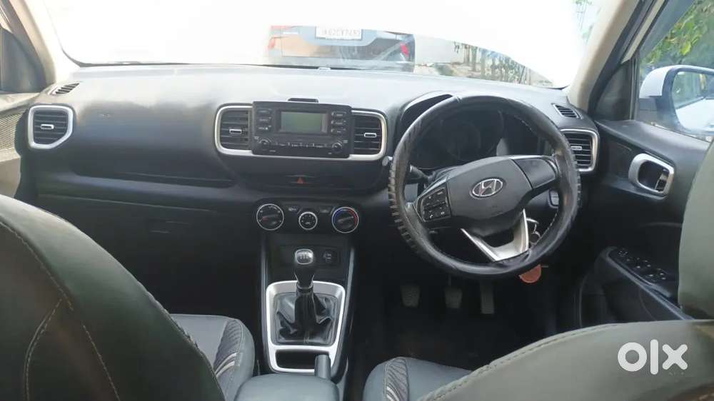 Hyundai Venue 2021 Petrol 42237 Km Driven