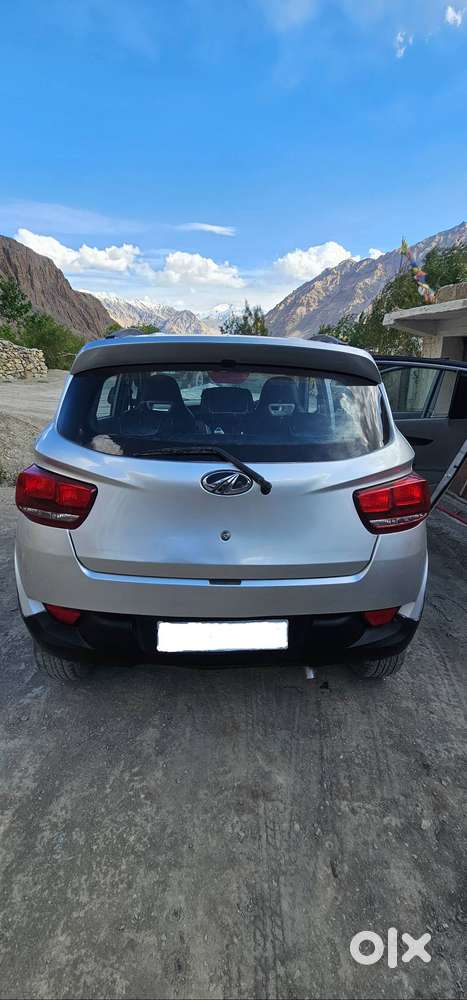 Mahindra Kuv 100