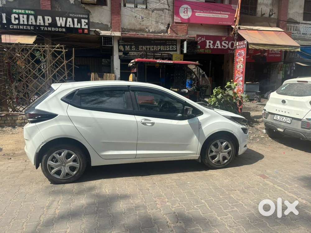 Tata Altroz 2024 Petrol Well Maintained