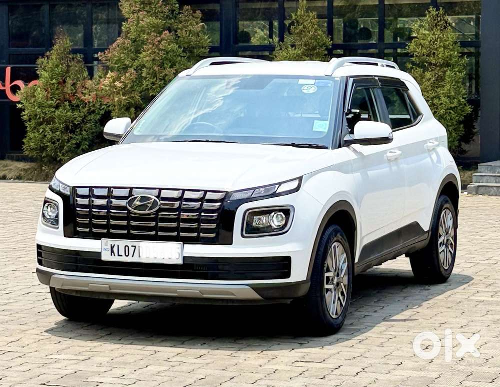 Hyundai Venue 1.0 S (o) Turbo Dct, 2024, Petrol