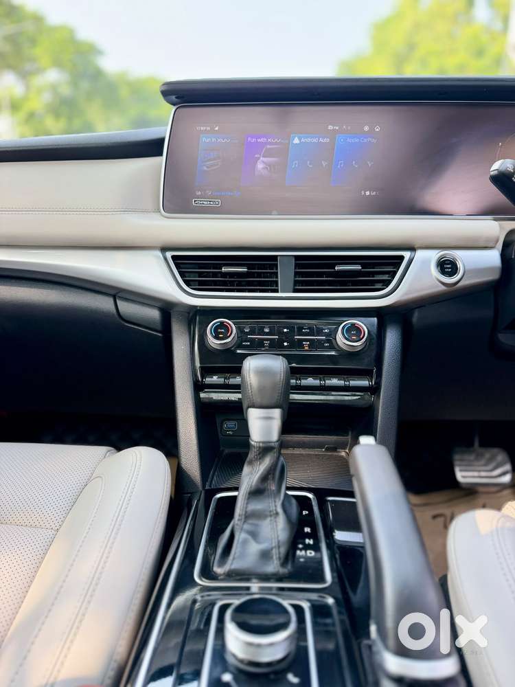 Mahindra Xuv700 2.0 Ax 7 Petrol At Str, 2023, Petrol
