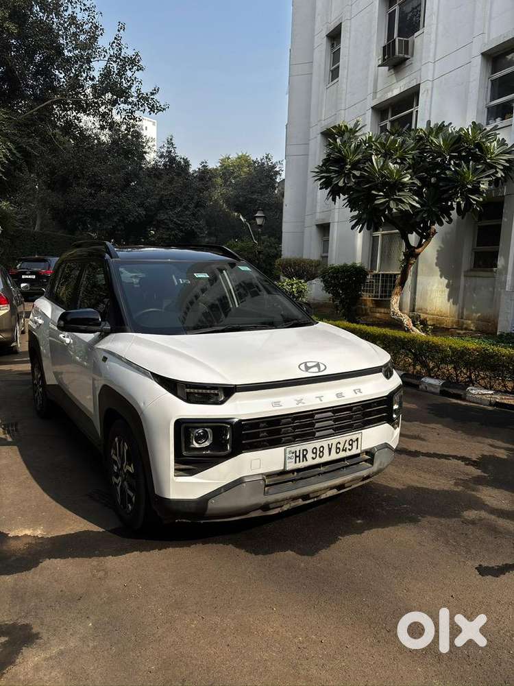Hyundai Exter Amt Dual Tone White Sunroof  8500 Kms  Less Than 1 Yr