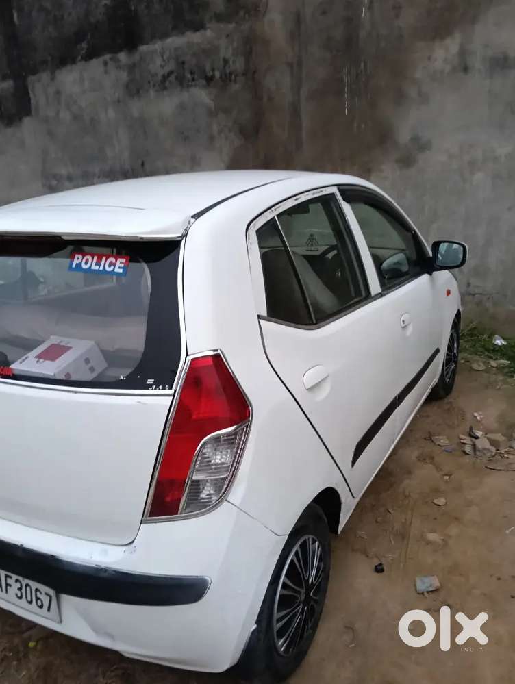 न्यू टायर न्यू बैटरी एलईडी है Ac चालू 2030  गुड कंडीशन कोई कमी नहीं