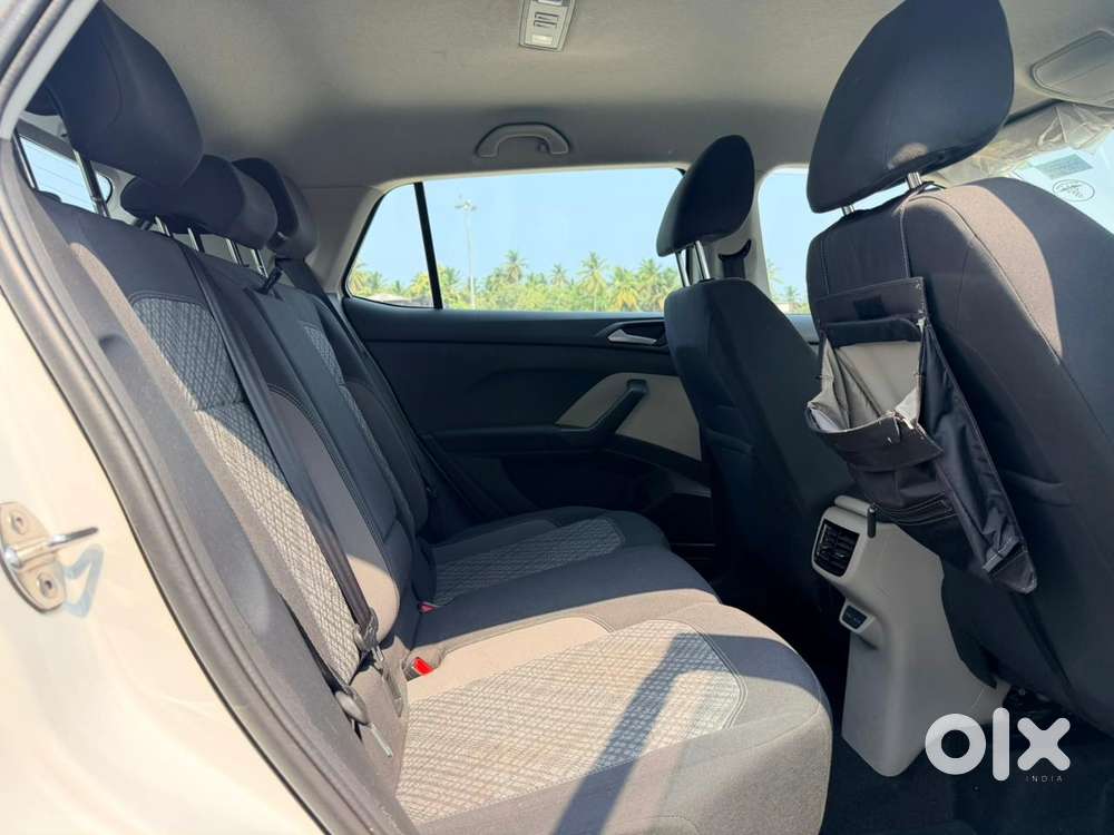 Volkswagen Taigun 1.0 Tsi Highline At, 2022, Petrol