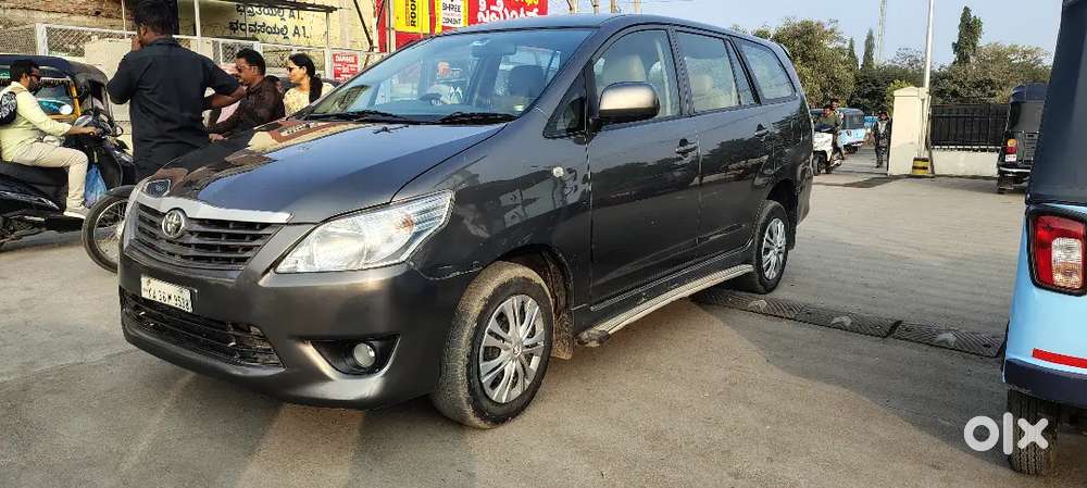 Toyota Innova 2012
