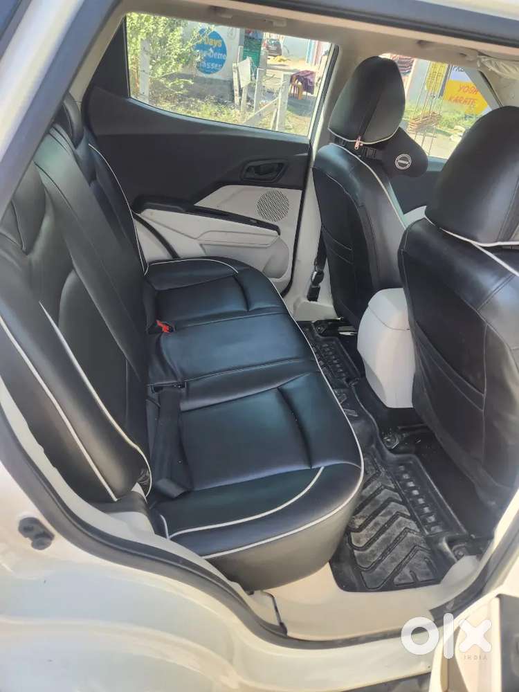 Mahindra Xuv300 2023 Petrol Well Maintained