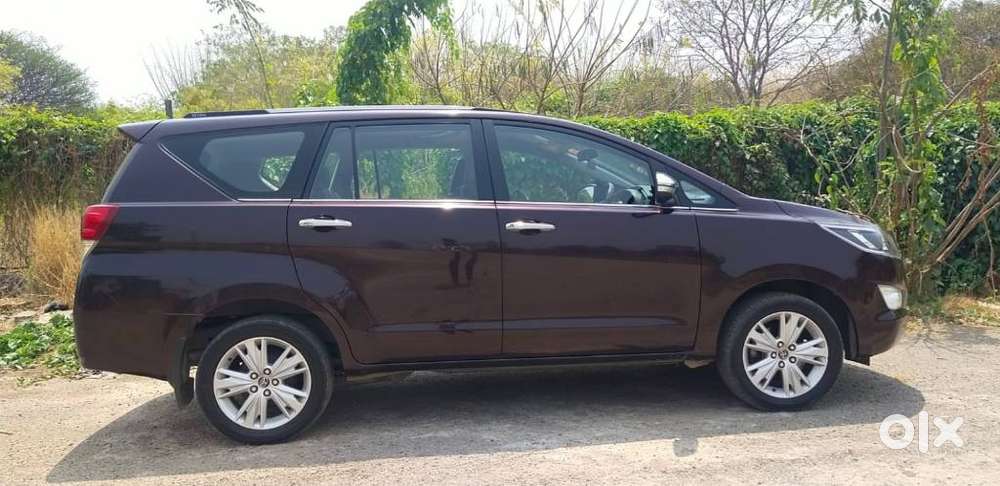 Toyota Innova Crysta 2.8z Automatic, 2016, Diesel
