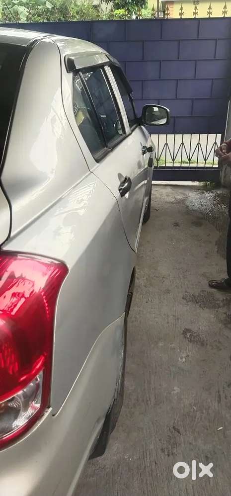 Maruti Suzuki Dzire 1.2 Zxi 2011 2nd