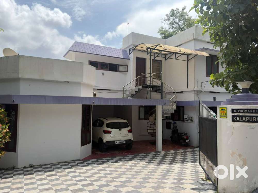 25 CENTS LAND WITH SPACIOUS 2-STORIED HOUSE FOR SALE, KUMARAPURAM