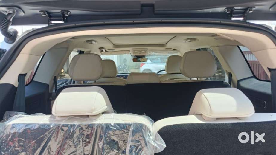 Mahindra Xuv700 2.2 Ax 7 Diesel At Str, 2025, Diesel