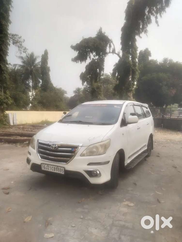 Toyota Innova 2012 Diesel 360000 Km Driven