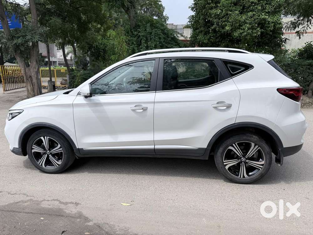 Mg Astor 1.5 Savvy Cvt S Red, 2022, Petrol