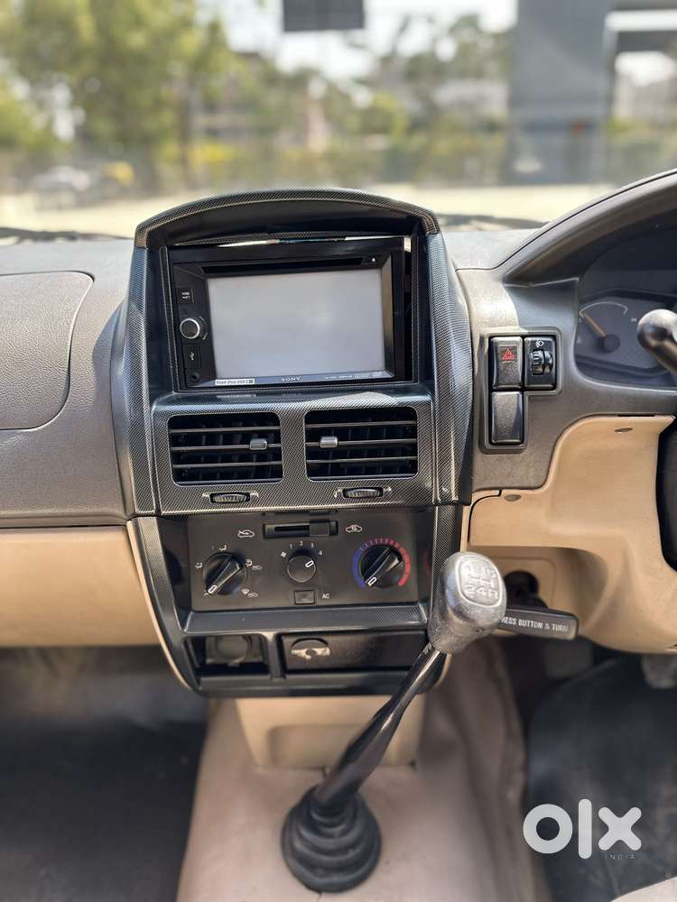 Chevrolet Tavera Neo Ls B4 - 7 Seats Bsiii, 2016, Diesel