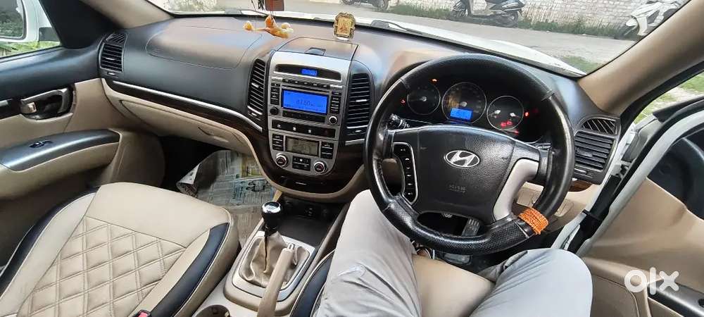 Hyundai Santa Fe 2012 Diesel Well Maintained.