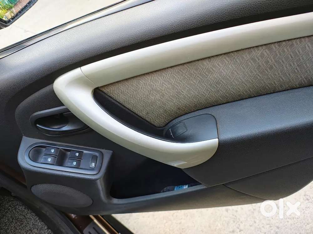 Mint Condition Duster Car Perfect Engine 4 Tyre New Android Display