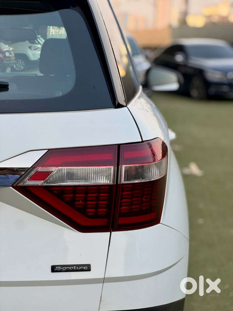 Hyundai Alcazar 2.0 Signature (o) Petrol At 6 Str Dual Tone, 2022, P..